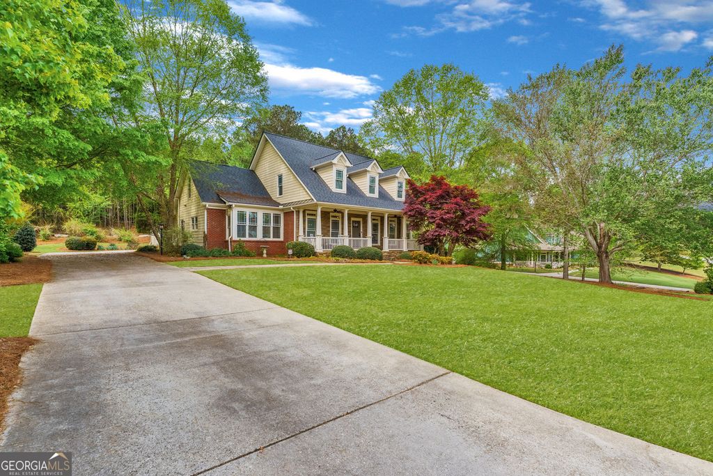 Photo of 214 Chandler Walk, Loganville, GA 30052 (MLS # 10727945)