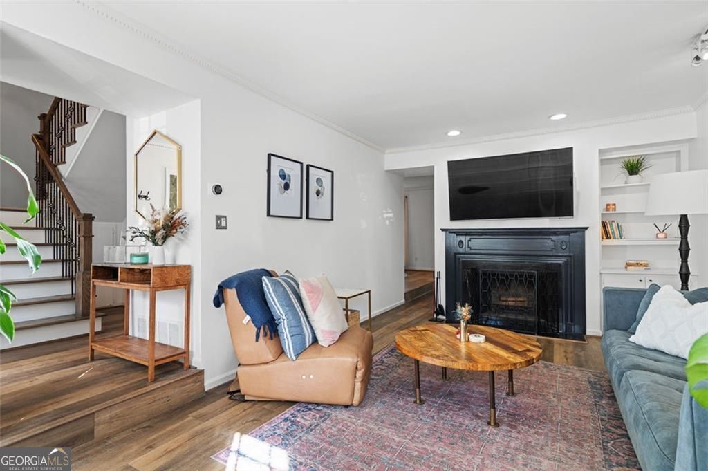 1105 Clairemont AVE P