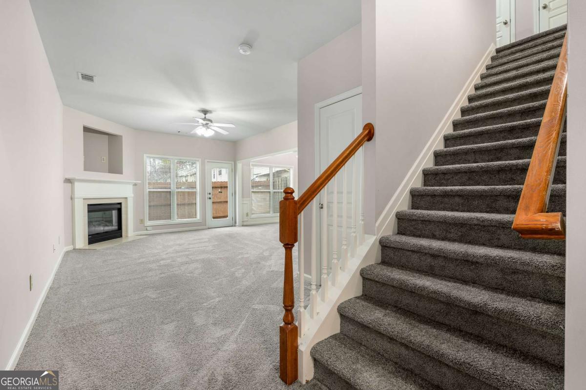 315 Oakland Hills WAY