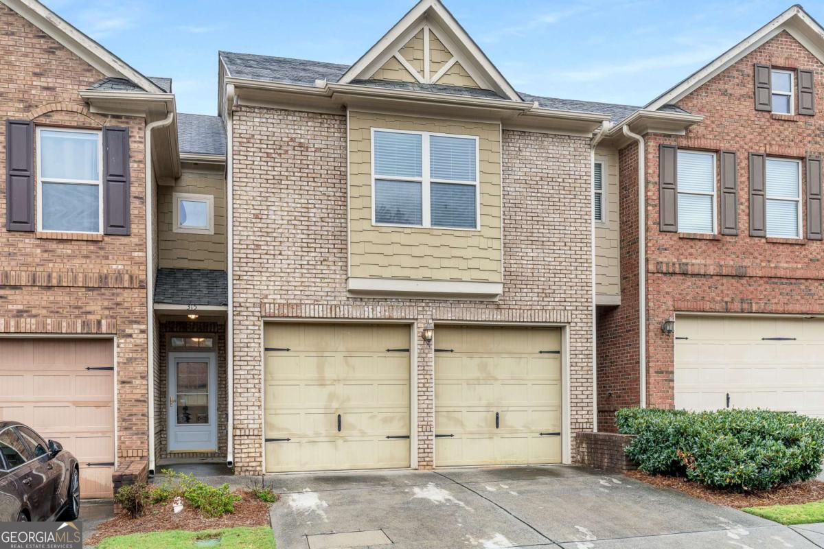 315 Oakland Hills WAY