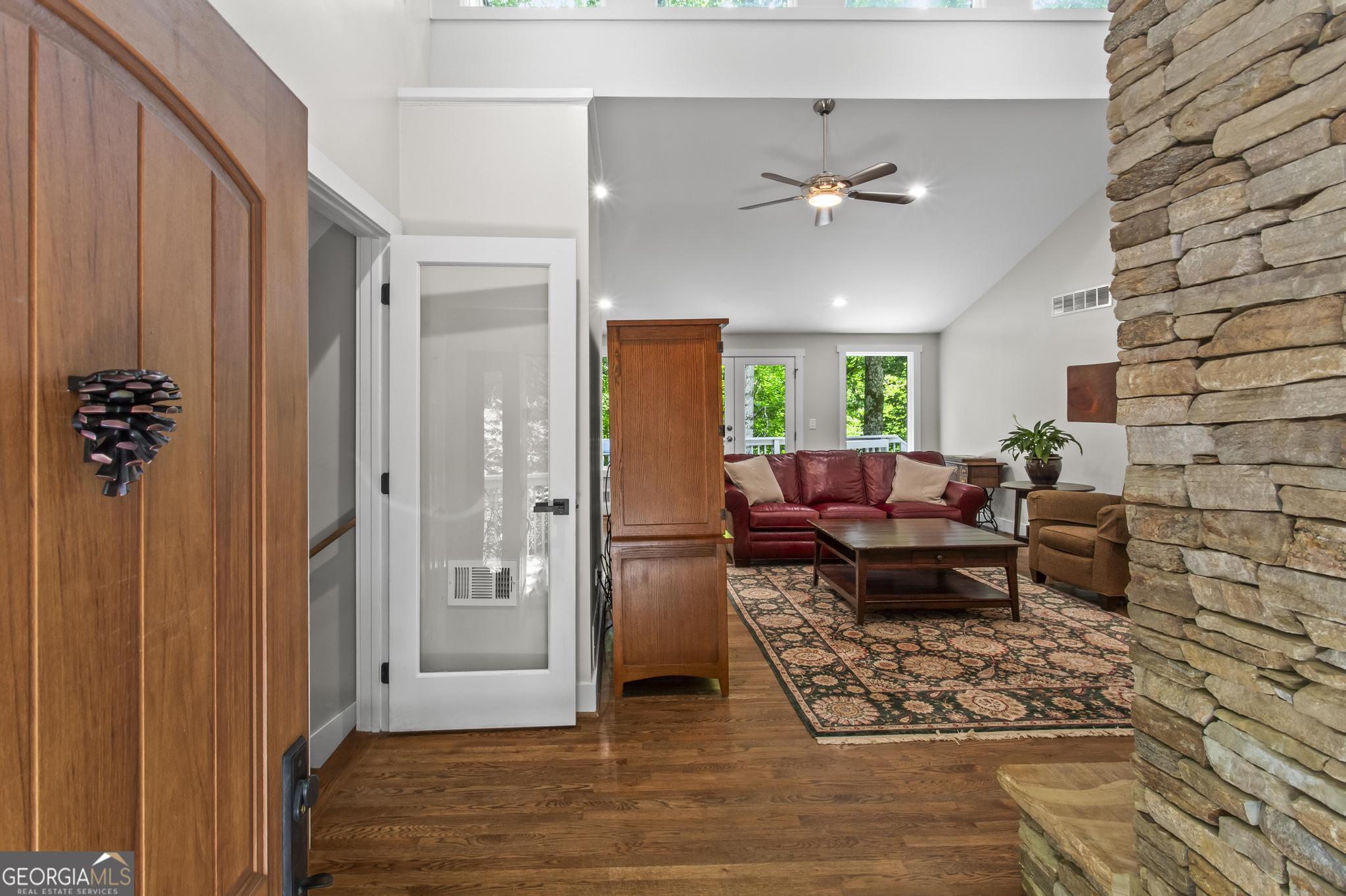 970 Pine Grove Pointe DR