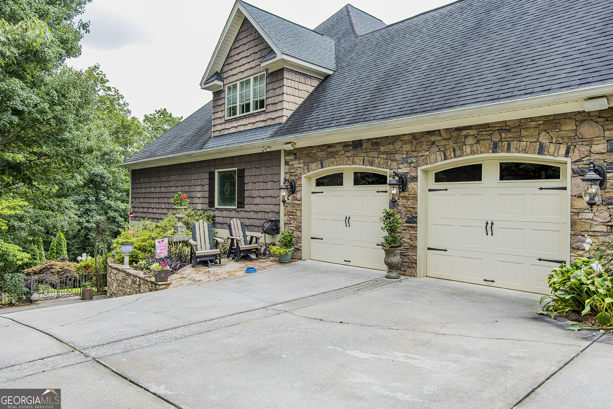 270 N Edenfield Ridge DR