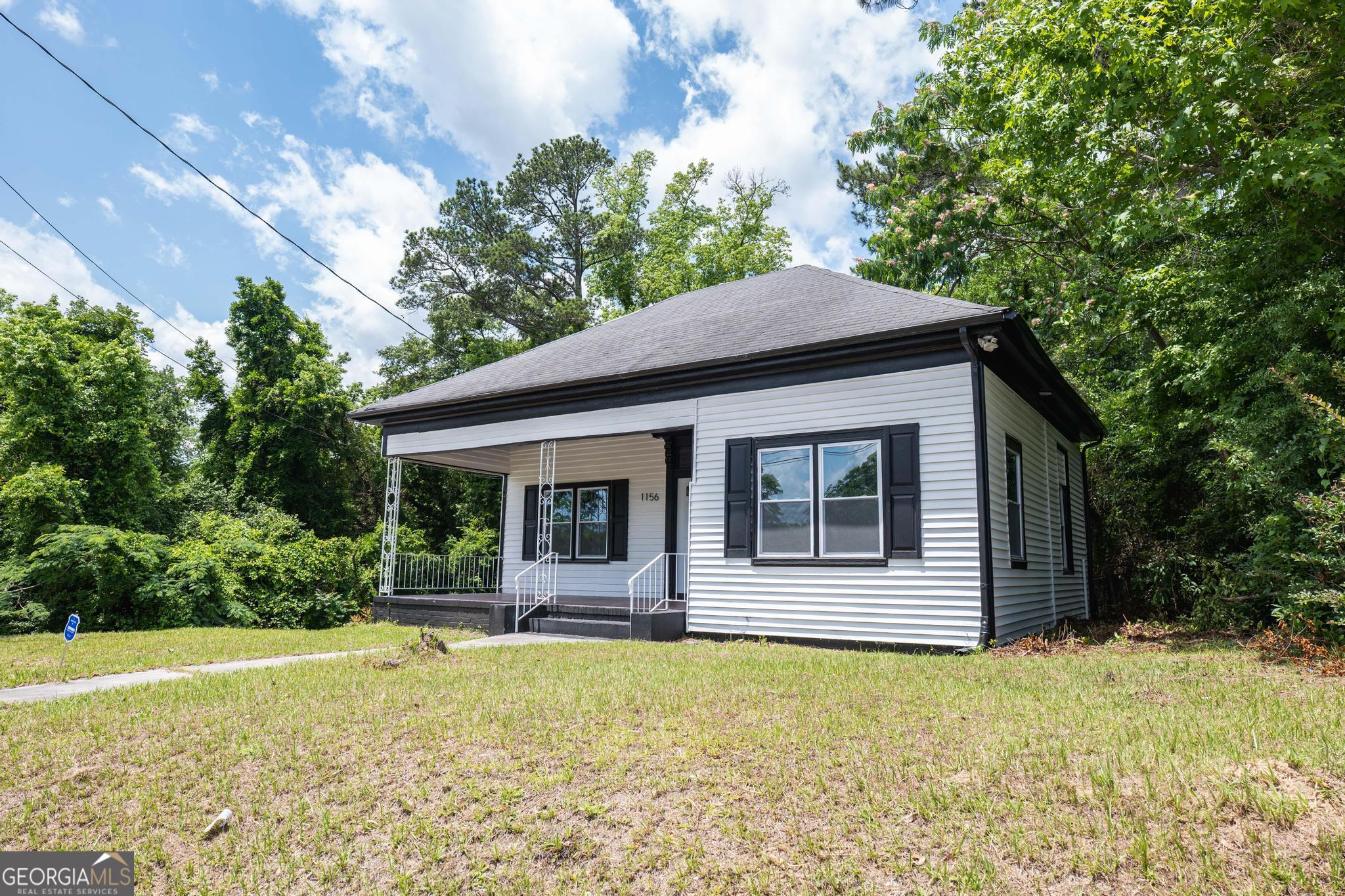1156 Clinton RD