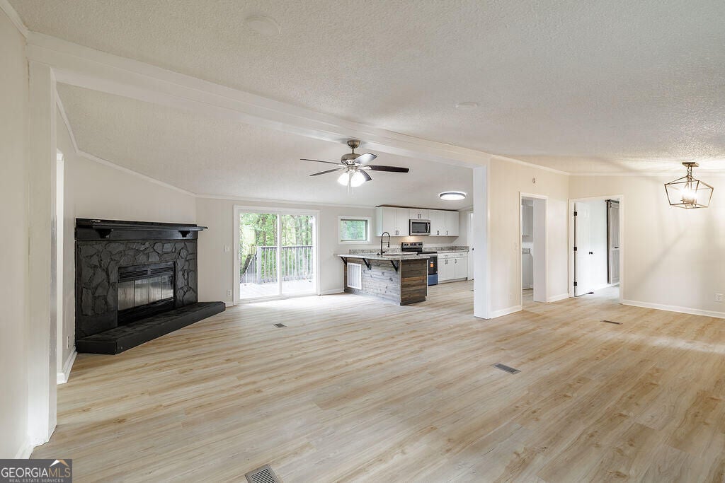 194 Adams RD