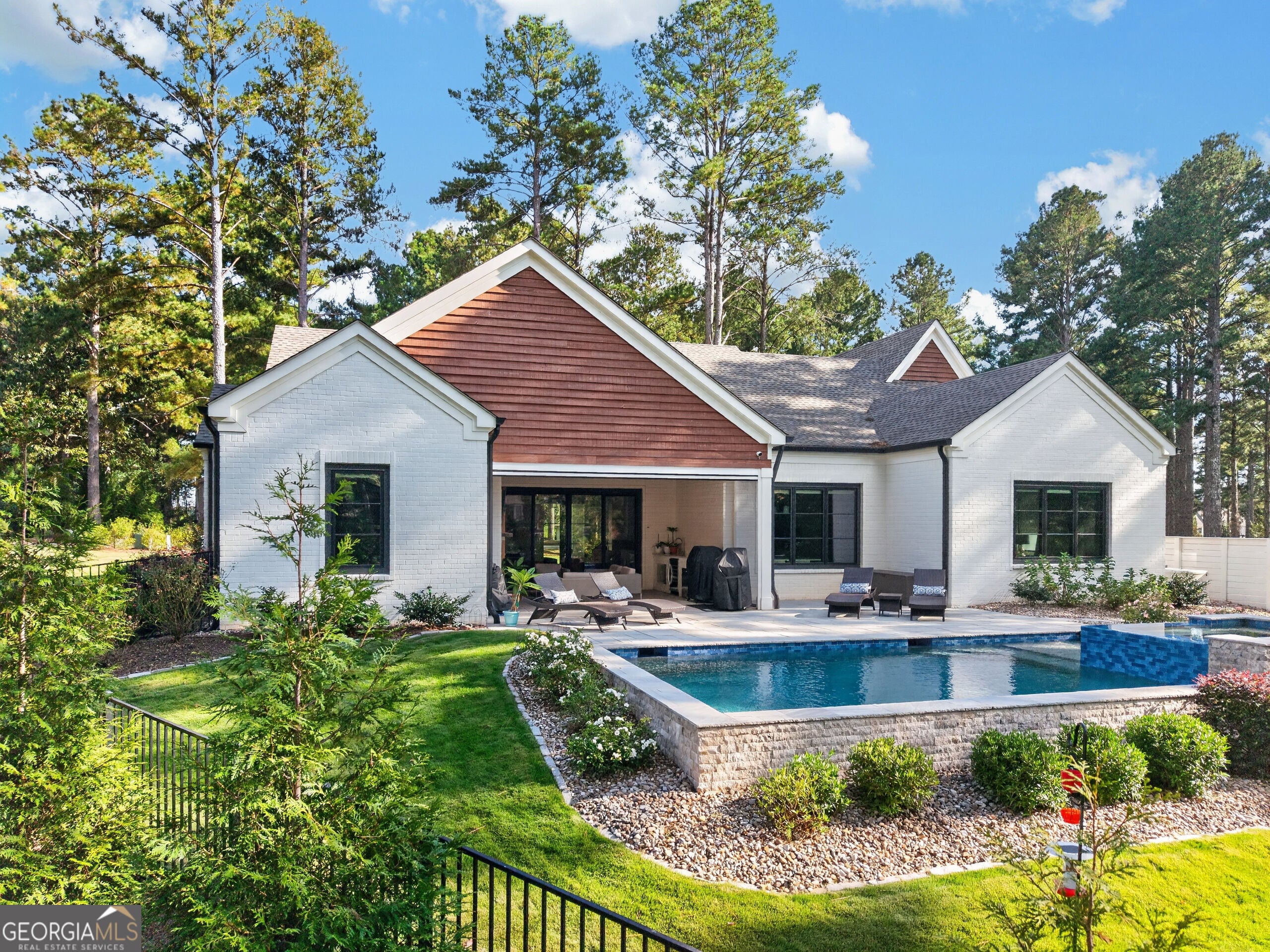 102 Black Hawk DR