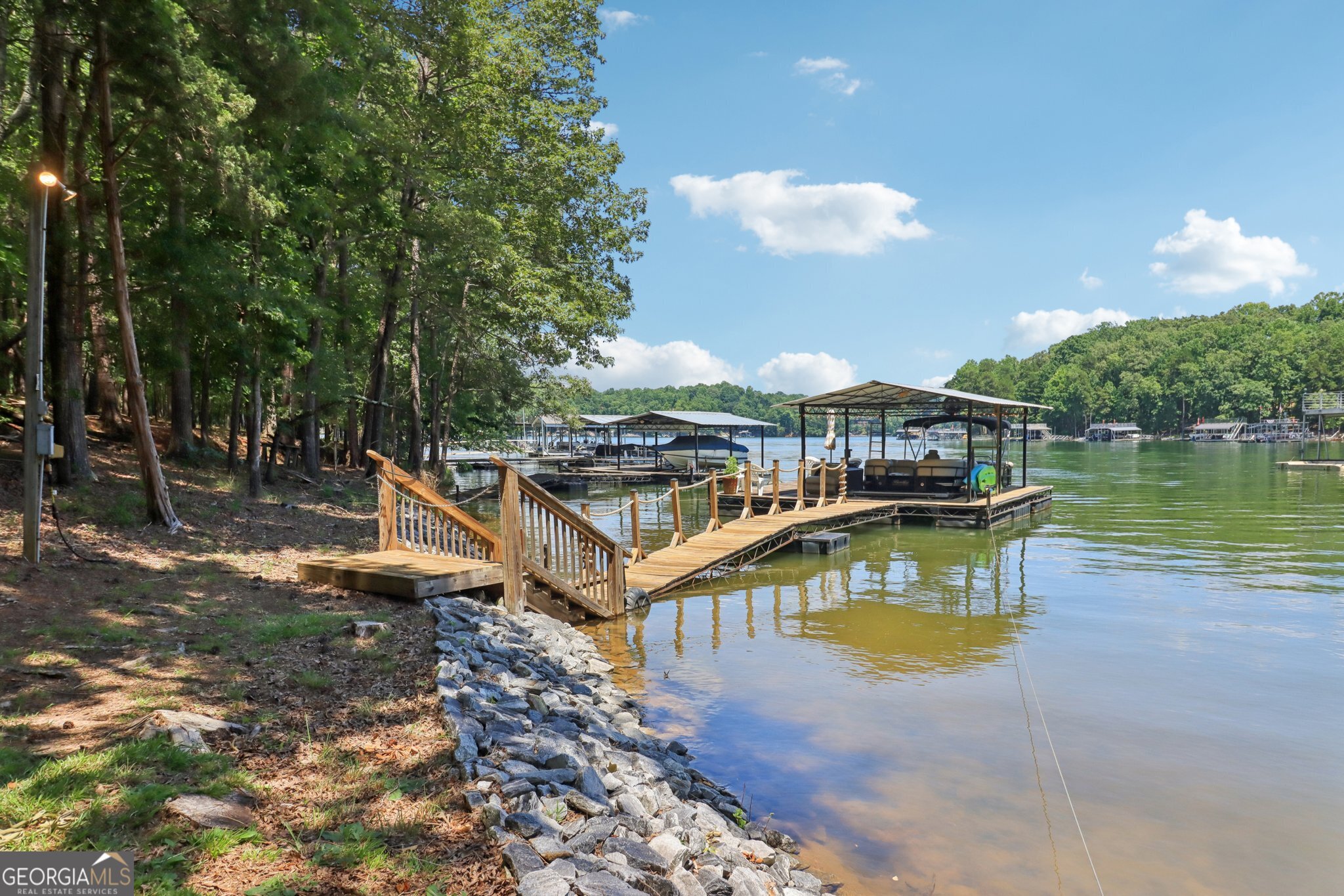 80 Eastview DR