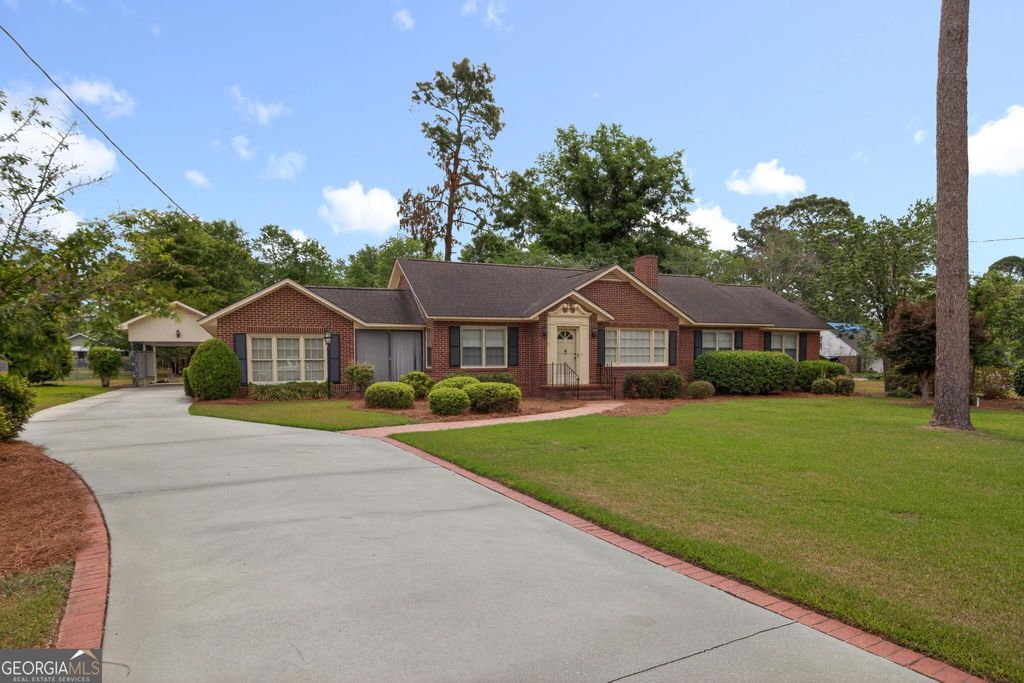 Photo of 447 S College Street, Metter, GA 30439 (MLS # 10757146)