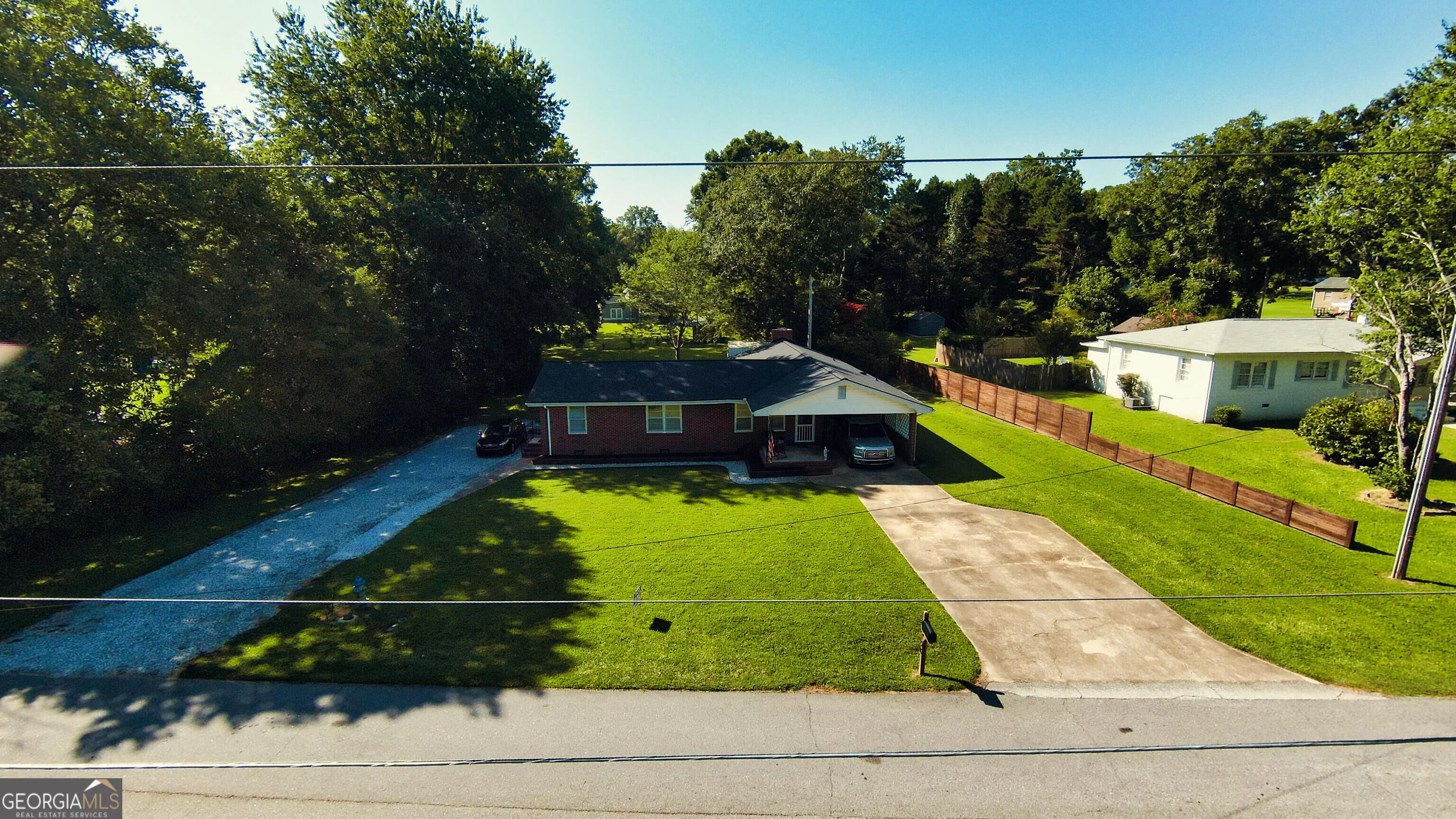 156 Lakeshore Drive