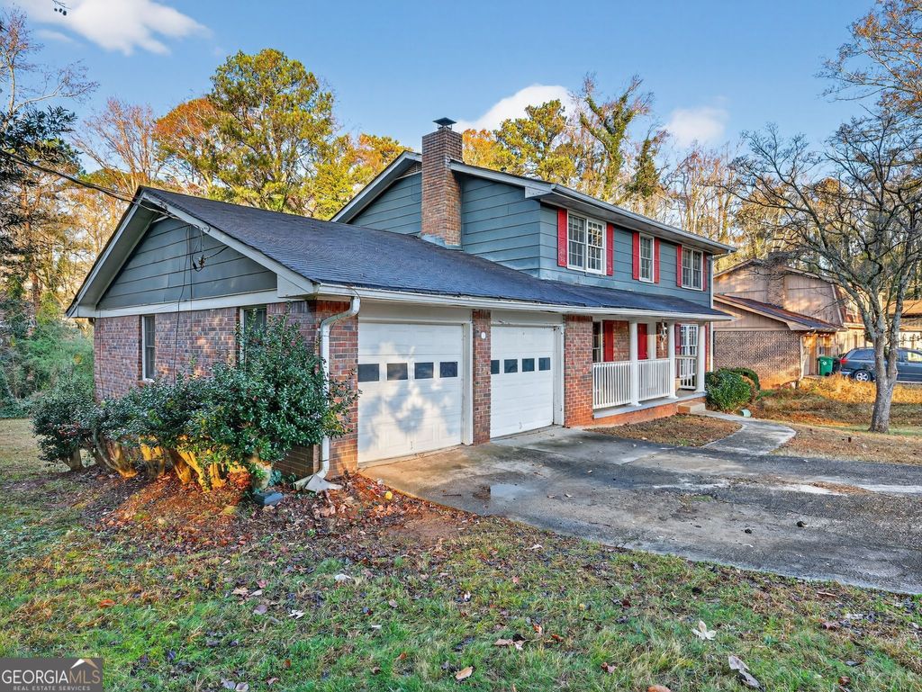 Photo of 904 Abingdon Court, Stone Mountain, GA 30083 (MLS # 10664529)