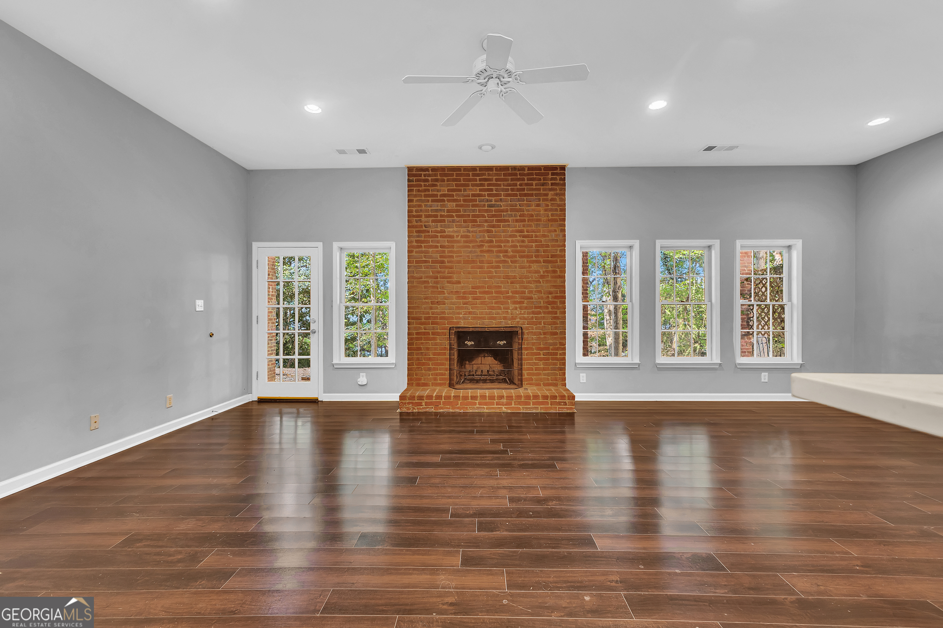 CHARTWELL - Residential