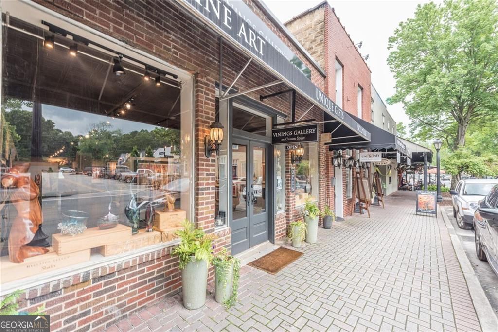 CHARTWELL - Residential