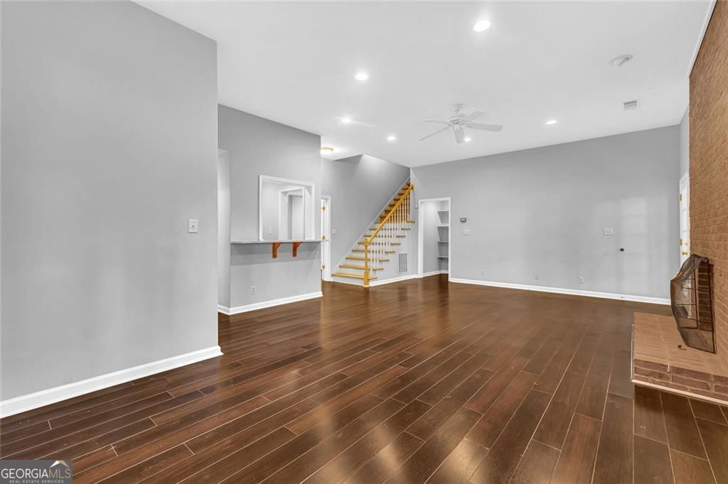 CHARTWELL - Residential