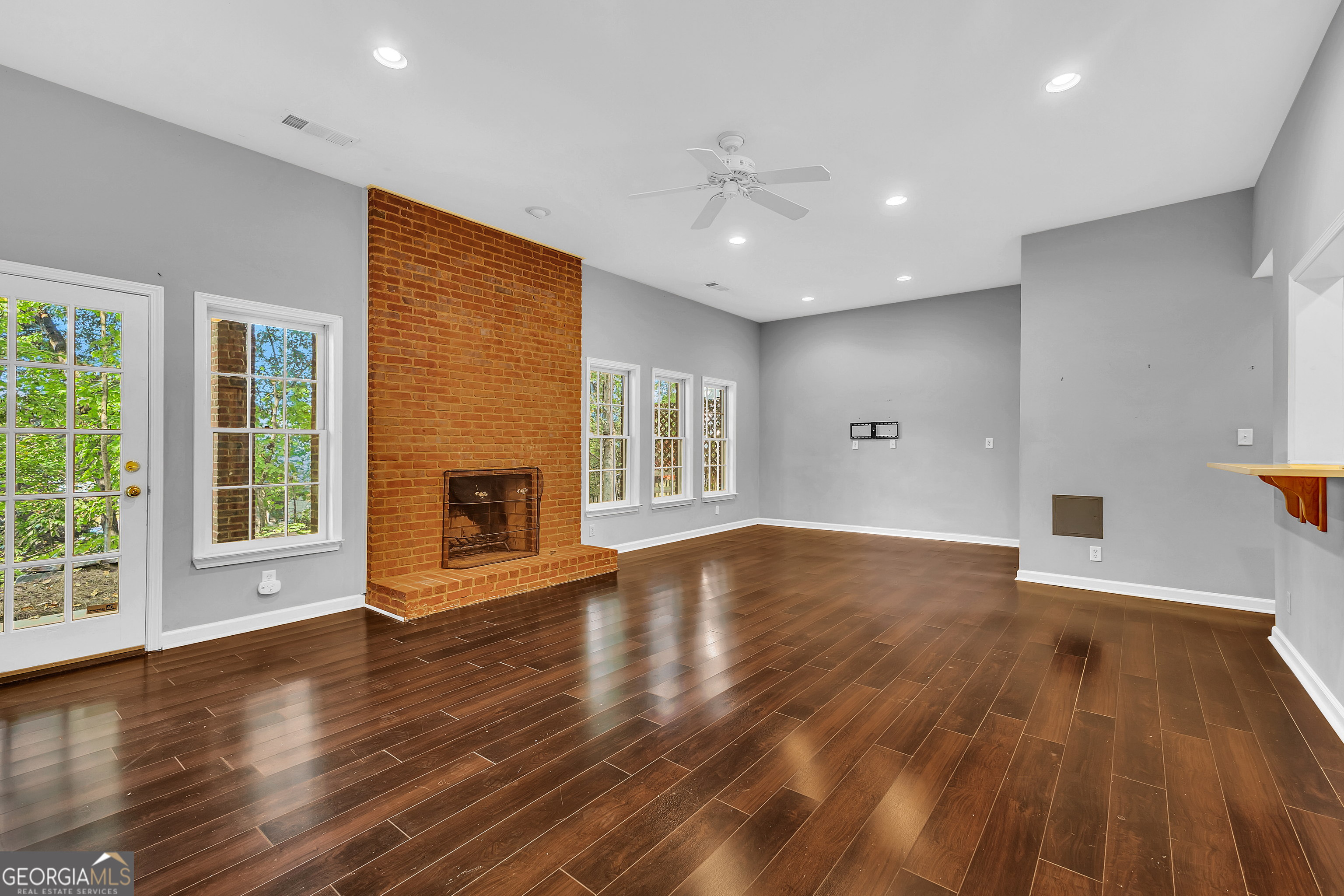 CHARTWELL - Residential