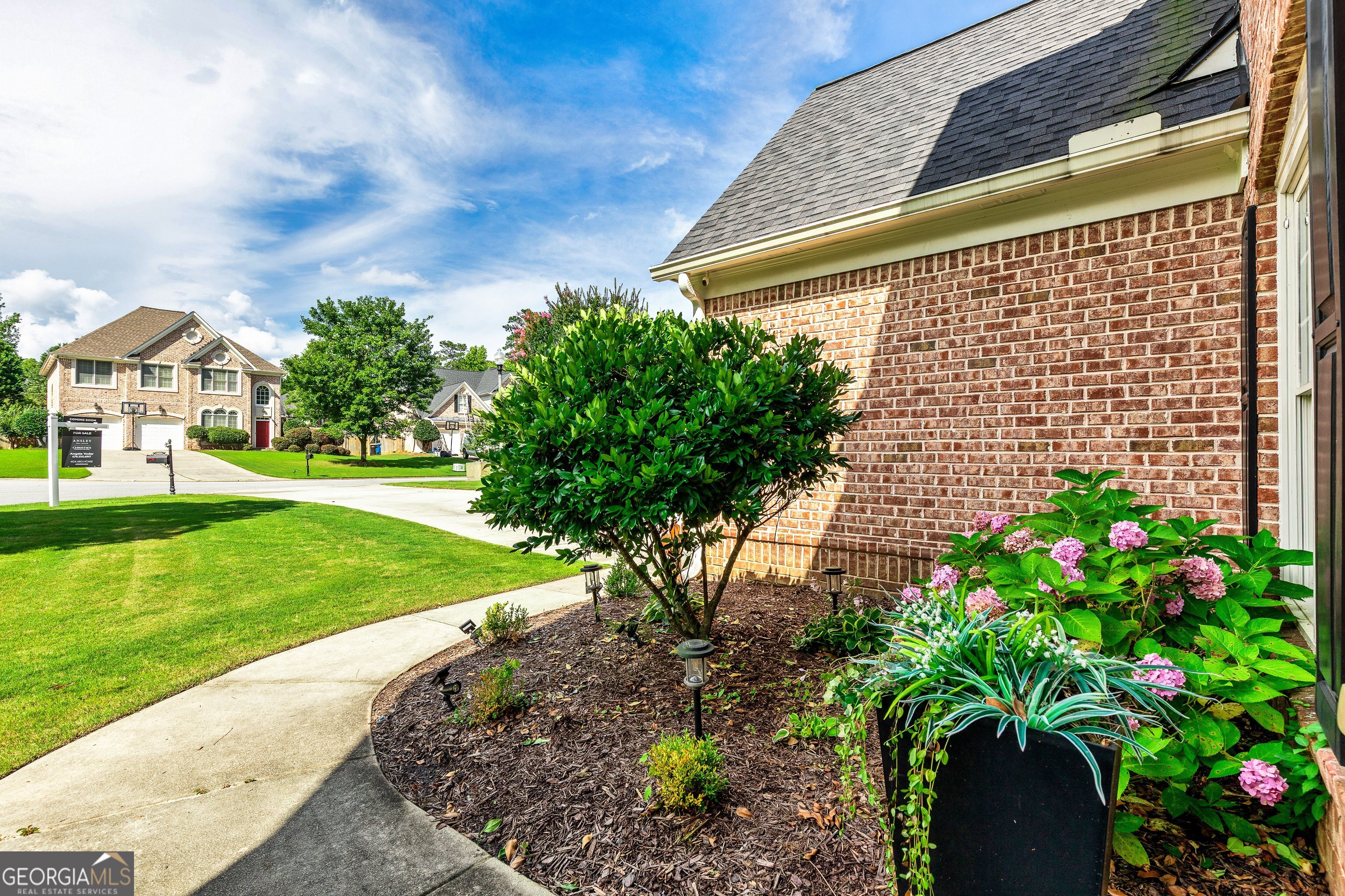 1605 Cascade Overlook