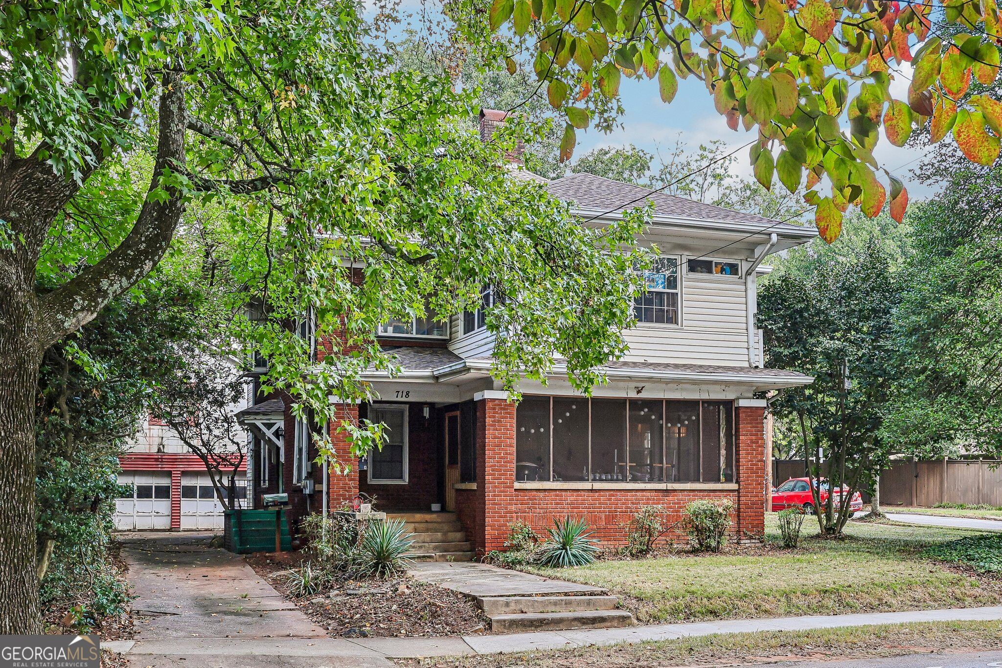 718 E Ponce De Leon AVE