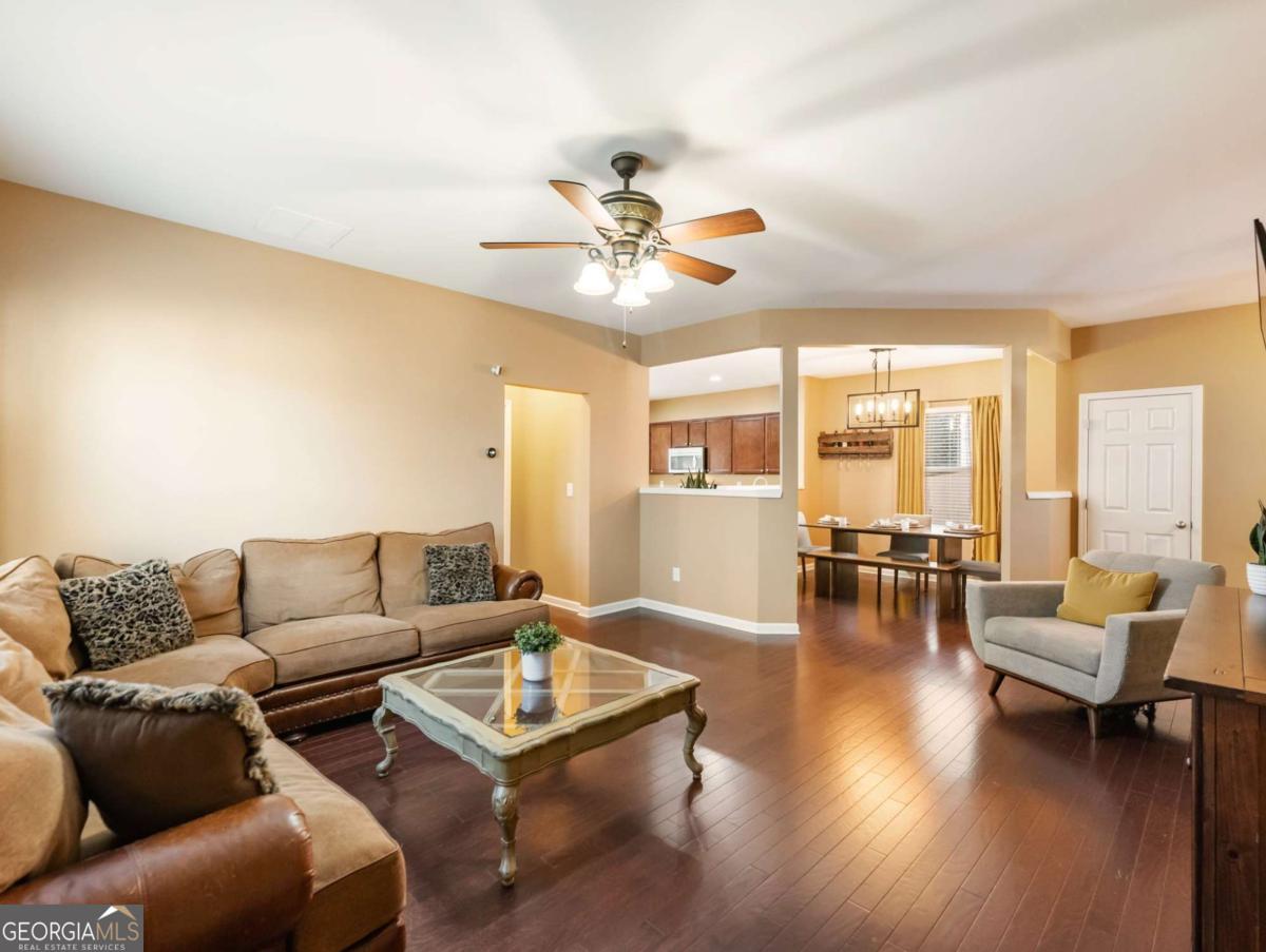 6377 Barker Station WALK