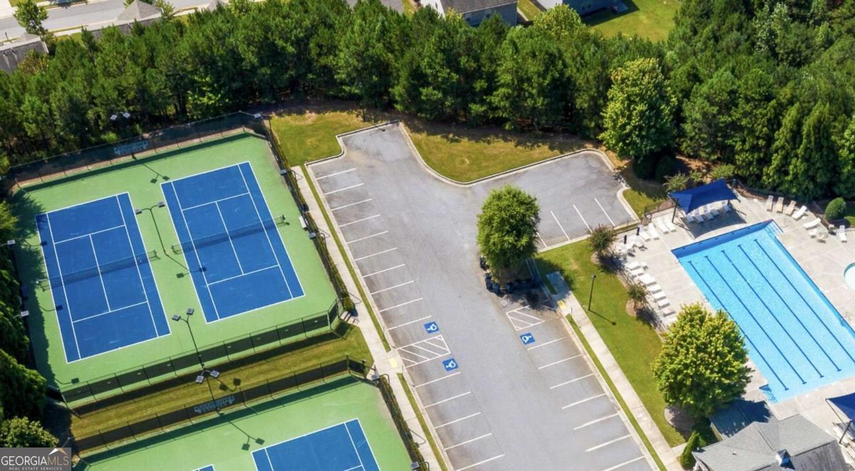 6377 Barker Station WALK