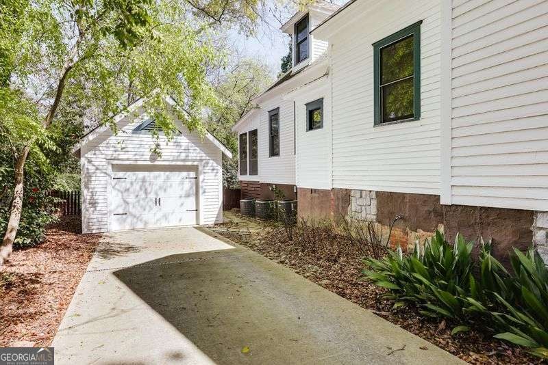 255 Bloomfield ST