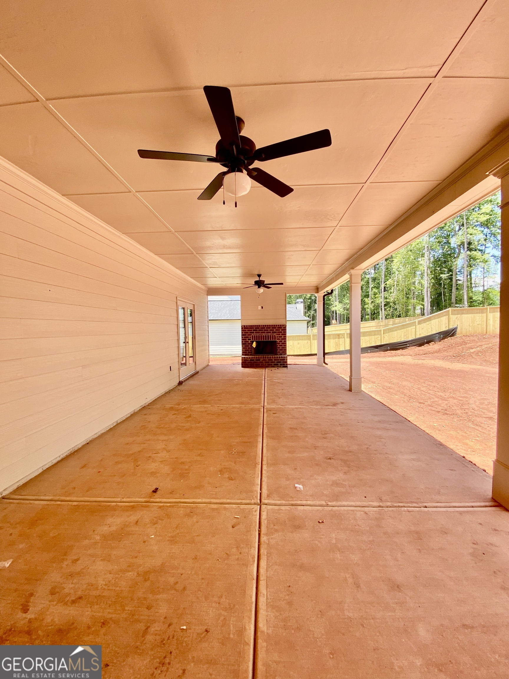 242 Meadows DR