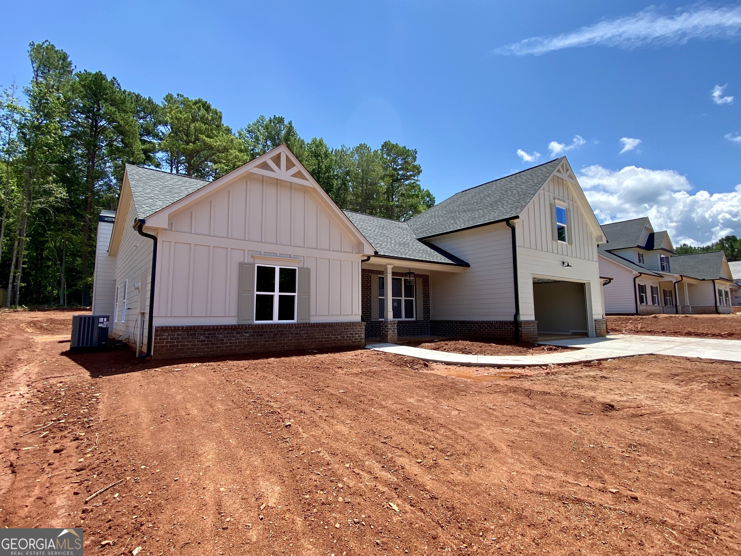 242 Meadows DR