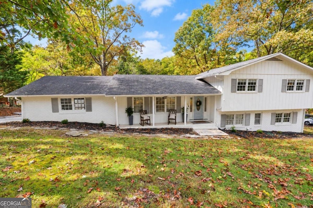 Photo of 301 Lake Drive SE, Calhoun, GA 30701 (MLS # 10875734)