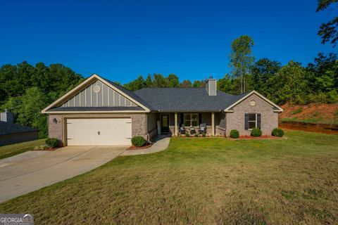 A home in Pendergrass