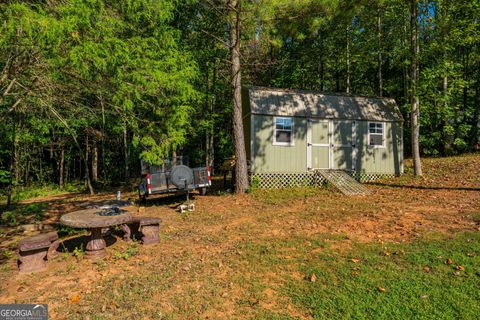 A home in Pendergrass