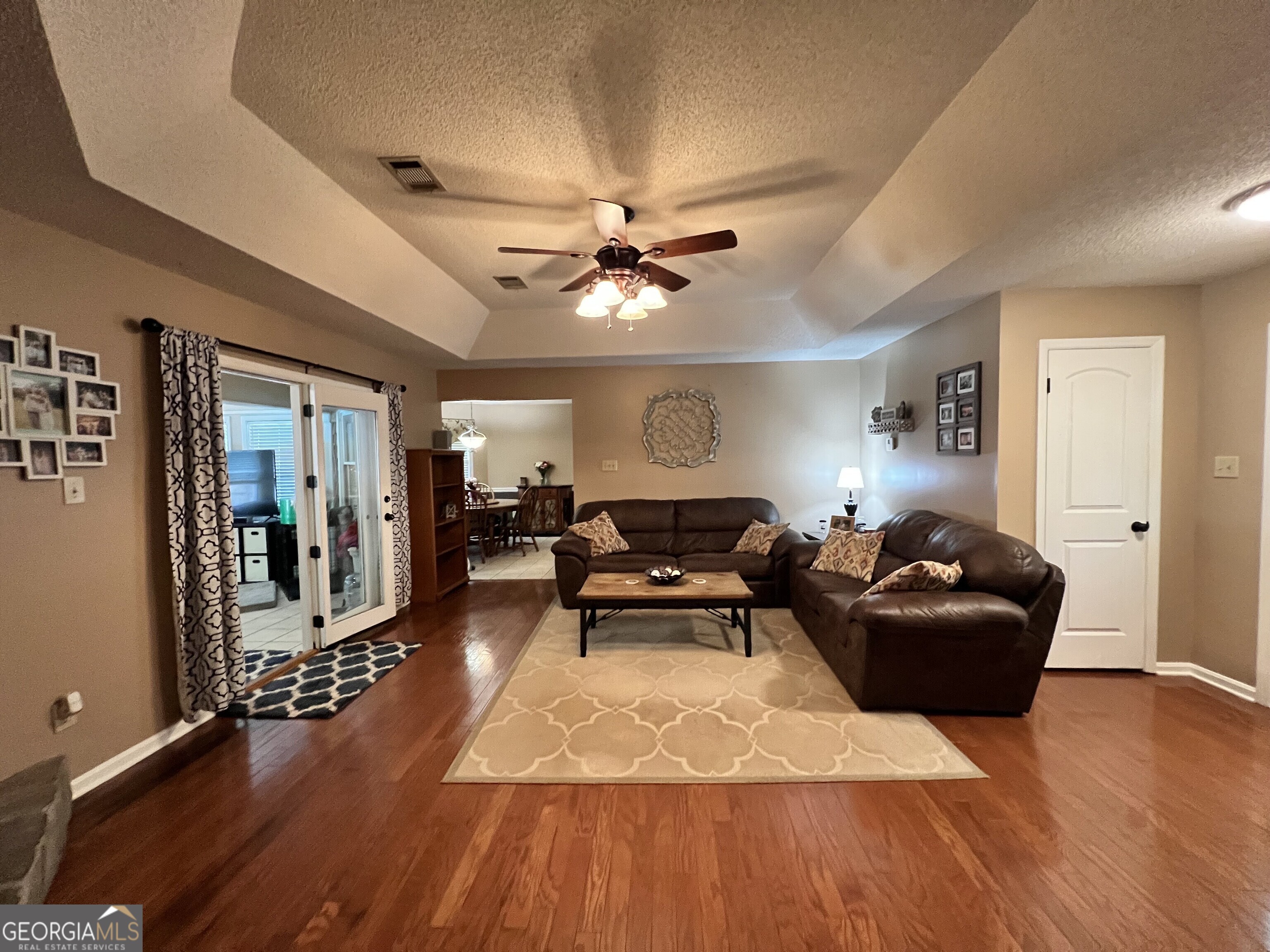 1114 N Houston Lake RD