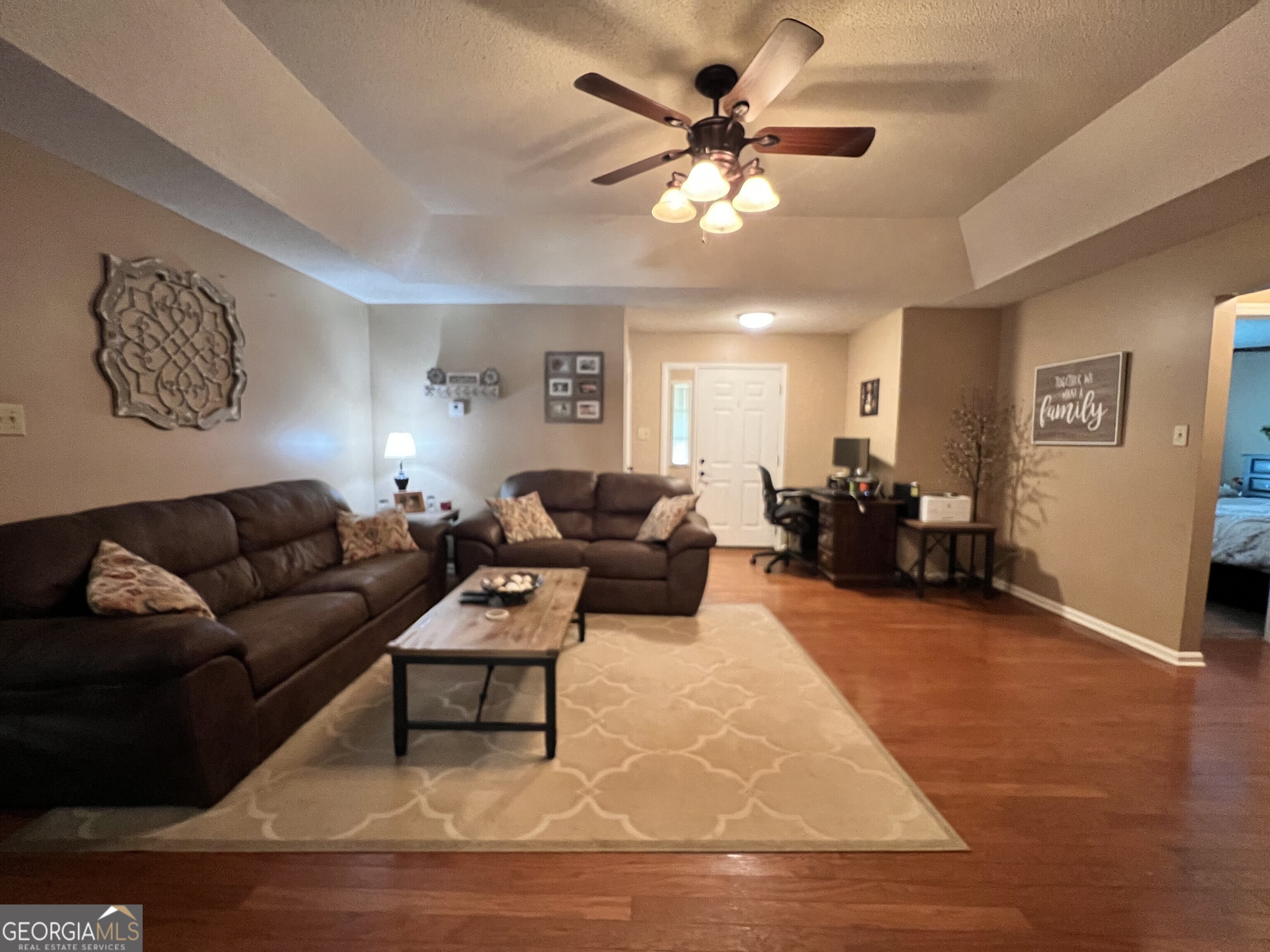 1114 N Houston Lake RD