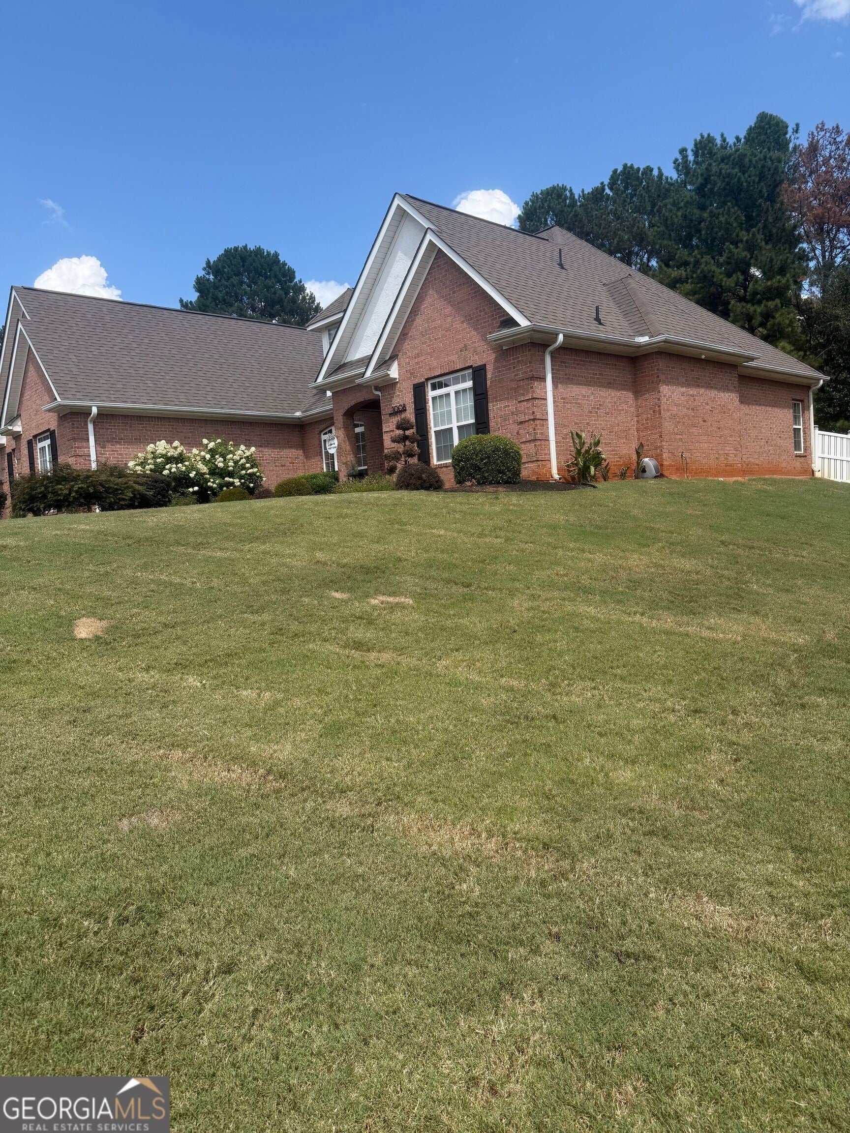 1008 Elaine CT