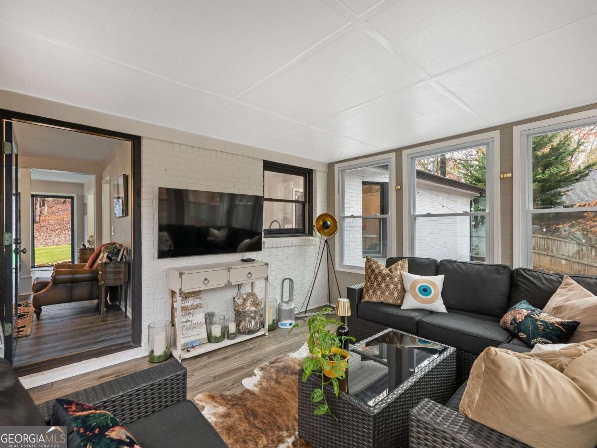 Lakeshore - Residential Lease