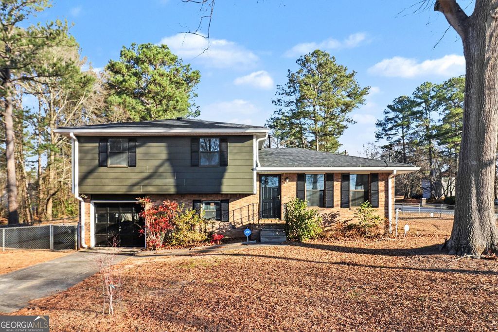 Photo of 175 Slicky Rock Court, Riverdale, GA 30274 (MLS # 10692321)