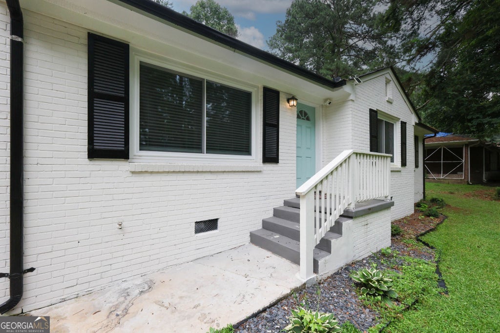 Photo of 2218 Dodson Drive, East Point, GA 30344 (MLS # 10816137)