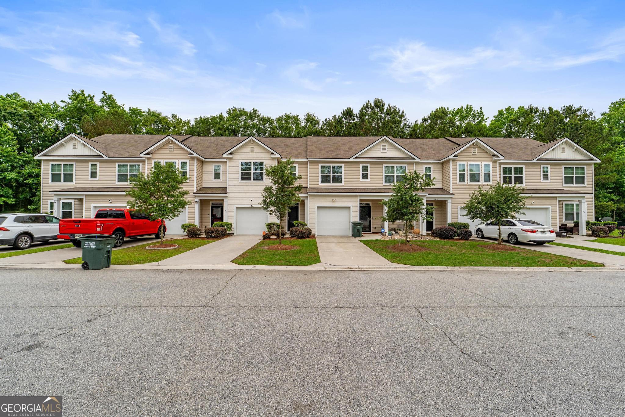 27 Villas Of Garrard DR