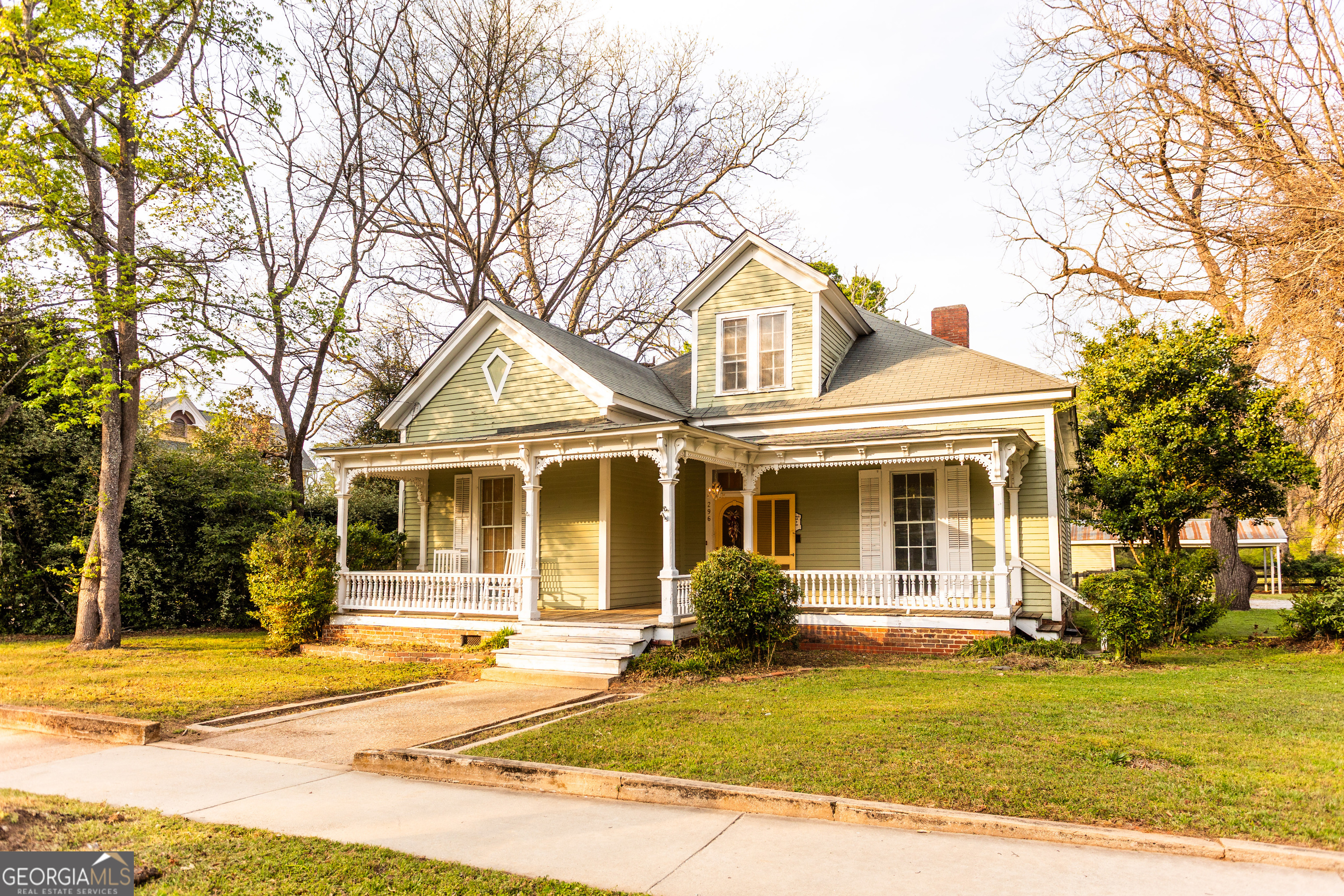 296 W Hightower TRL