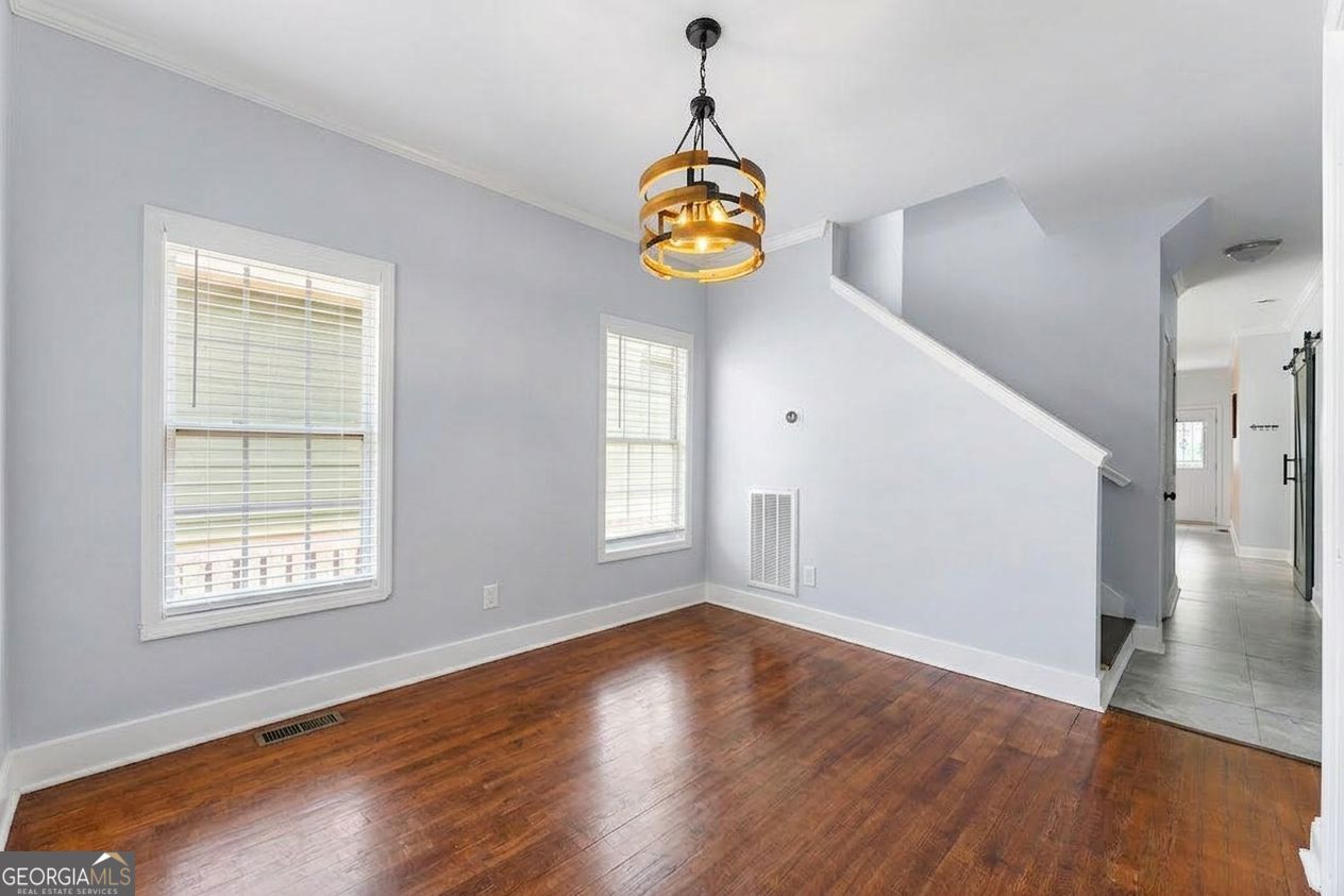 385 Elm ST NW