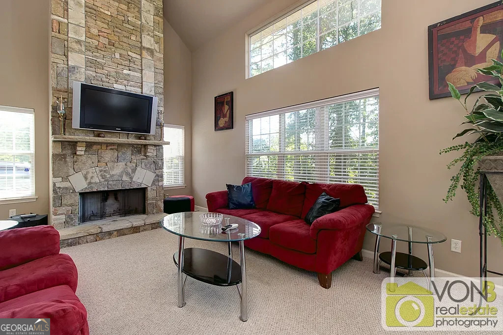 5977 Rosie LN SE