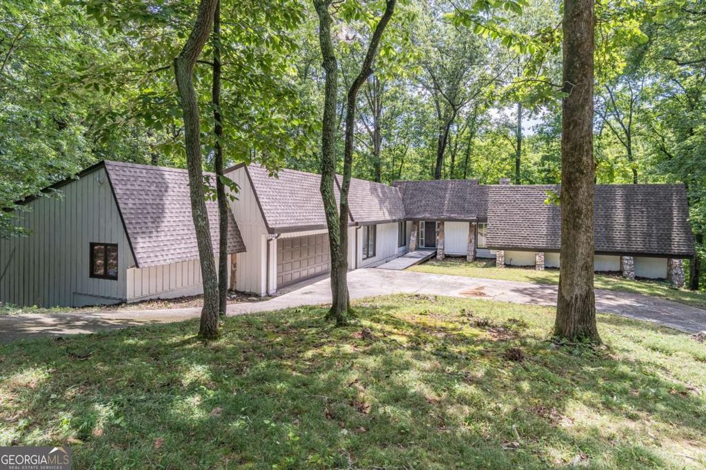 Photo of 4022 Wesley Chapel Road, Marietta, GA 30062 (MLS # 10701360)