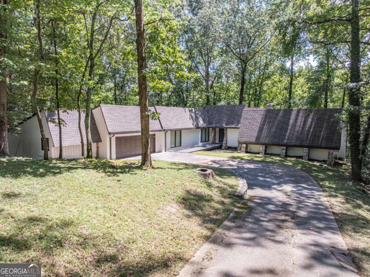 4022 Wesley Chapel RD