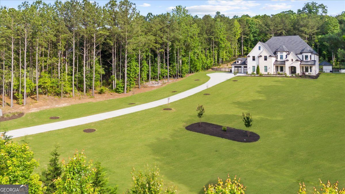 Loganville, Georgia 30052, United States, 5 Bedrooms Bedrooms, ,6 BathroomsBathrooms,Residential,Pending,132217