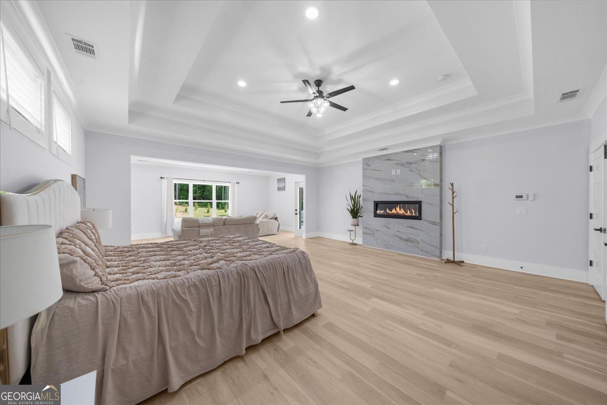 Loganville, Georgia 30052, United States, 5 Bedrooms Bedrooms, ,6 BathroomsBathrooms,Residential,Pending,132217