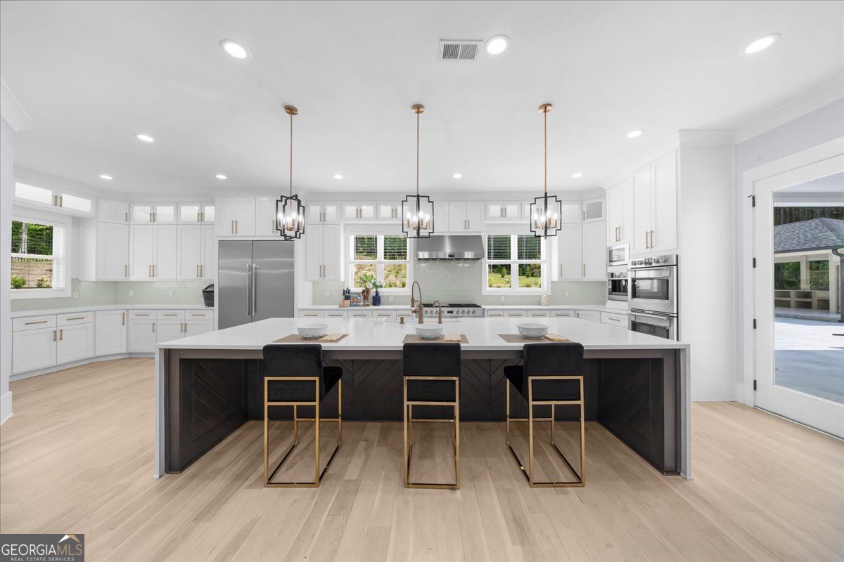 Loganville, Georgia 30052, United States, 5 Bedrooms Bedrooms, ,6 BathroomsBathrooms,Residential,Pending,132217