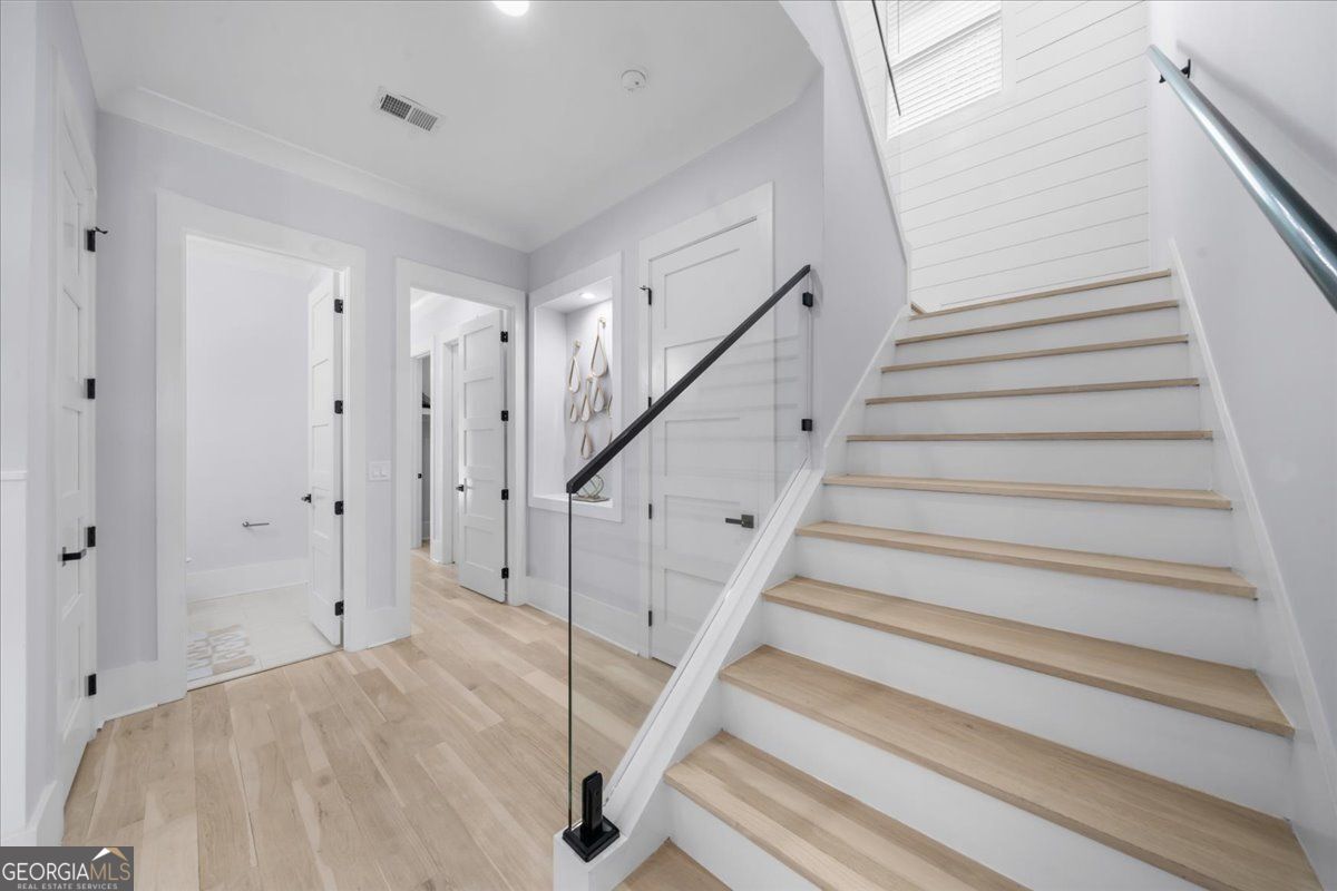 Loganville, Georgia 30052, United States, 5 Bedrooms Bedrooms, ,6 BathroomsBathrooms,Residential,Pending,132217