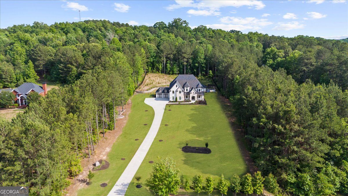 Loganville, Georgia 30052, United States, 5 Bedrooms Bedrooms, ,6 BathroomsBathrooms,Residential,Pending,132217