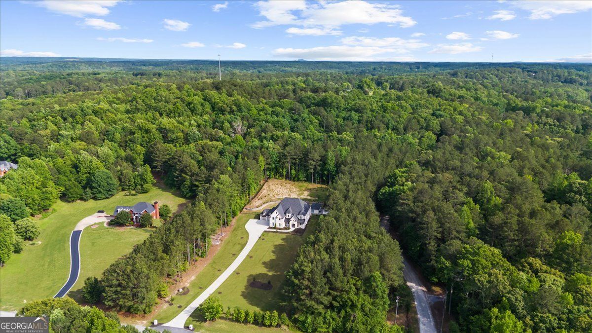 Loganville, Georgia 30052, United States, 5 Bedrooms Bedrooms, ,6 BathroomsBathrooms,Residential,Pending,132217