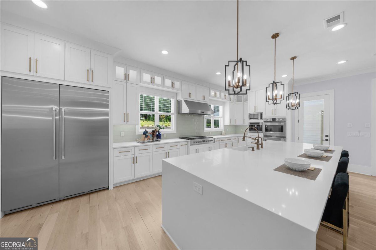 Loganville, Georgia 30052, United States, 5 Bedrooms Bedrooms, ,6 BathroomsBathrooms,Residential,Pending,132217