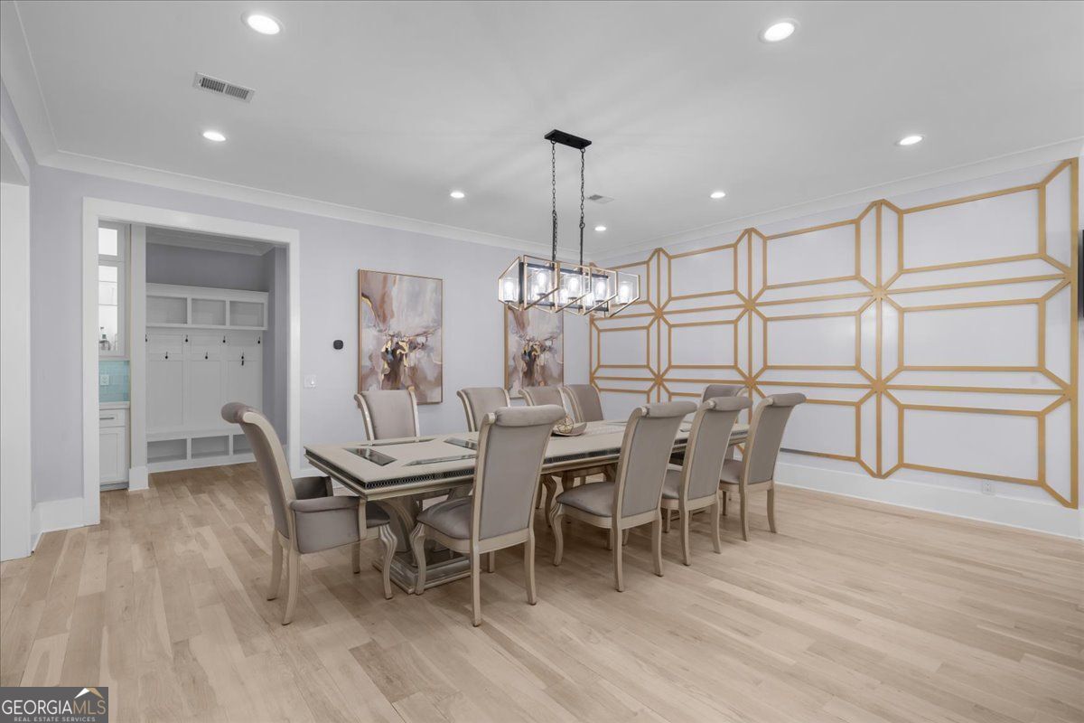 Loganville, Georgia 30052, United States, 5 Bedrooms Bedrooms, ,6 BathroomsBathrooms,Residential,Pending,132217