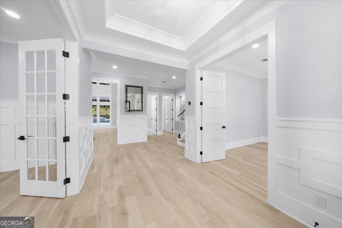 Loganville, Georgia 30052, United States, 5 Bedrooms Bedrooms, ,6 BathroomsBathrooms,Residential,Pending,132217