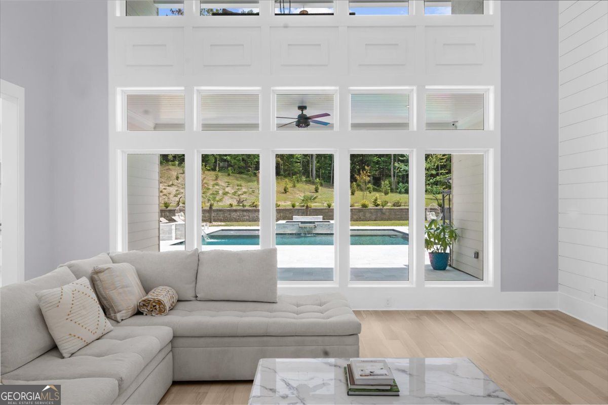 Loganville, Georgia 30052, United States, 5 Bedrooms Bedrooms, ,6 BathroomsBathrooms,Residential,Pending,132217