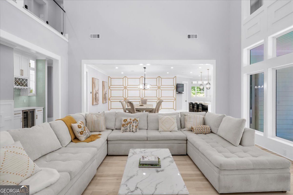 Loganville, Georgia 30052, United States, 5 Bedrooms Bedrooms, ,6 BathroomsBathrooms,Residential,Pending,132217